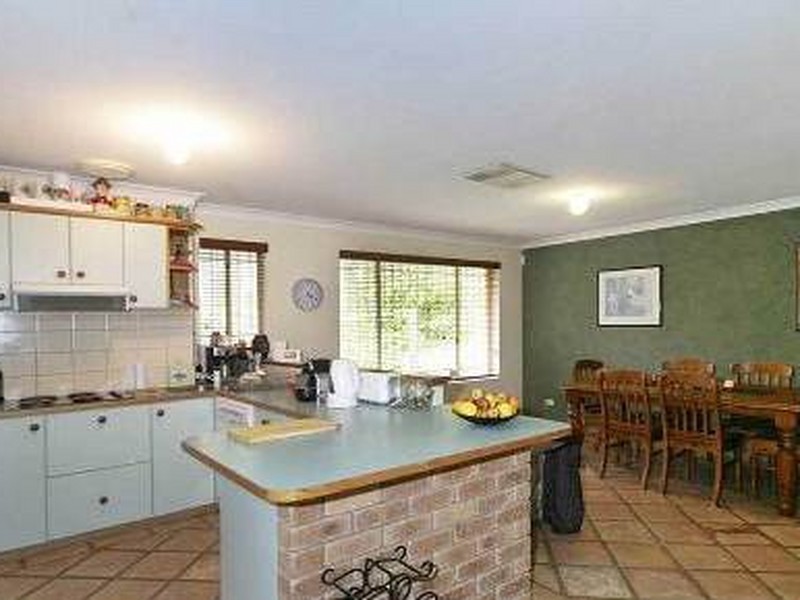 9 Hefron Glade, Wungong WA 6112