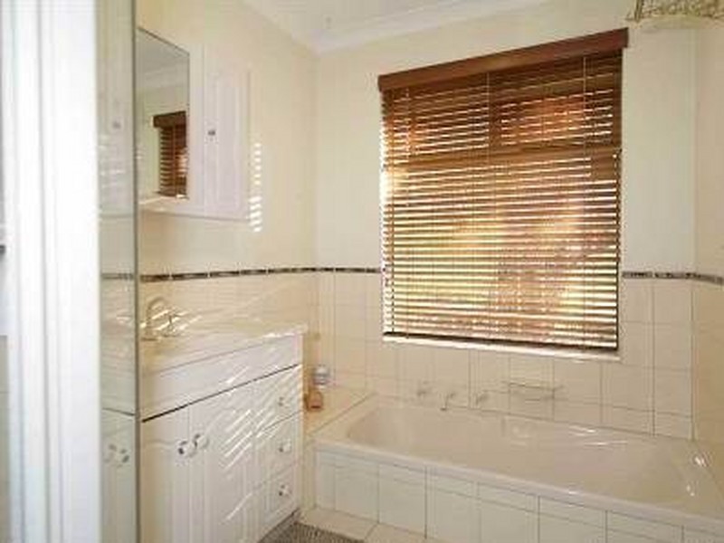 9 Hefron Glade, Wungong WA 6112