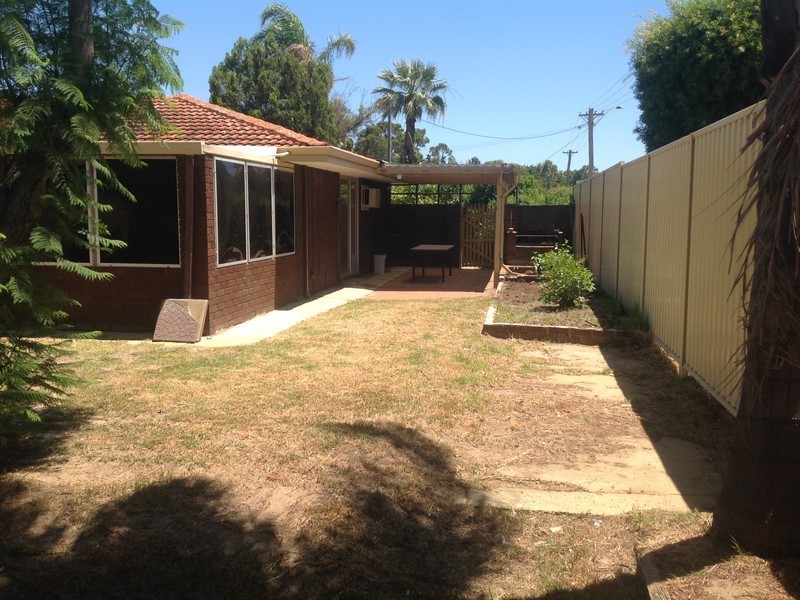 2 Robin Court, Armadale WA 6112