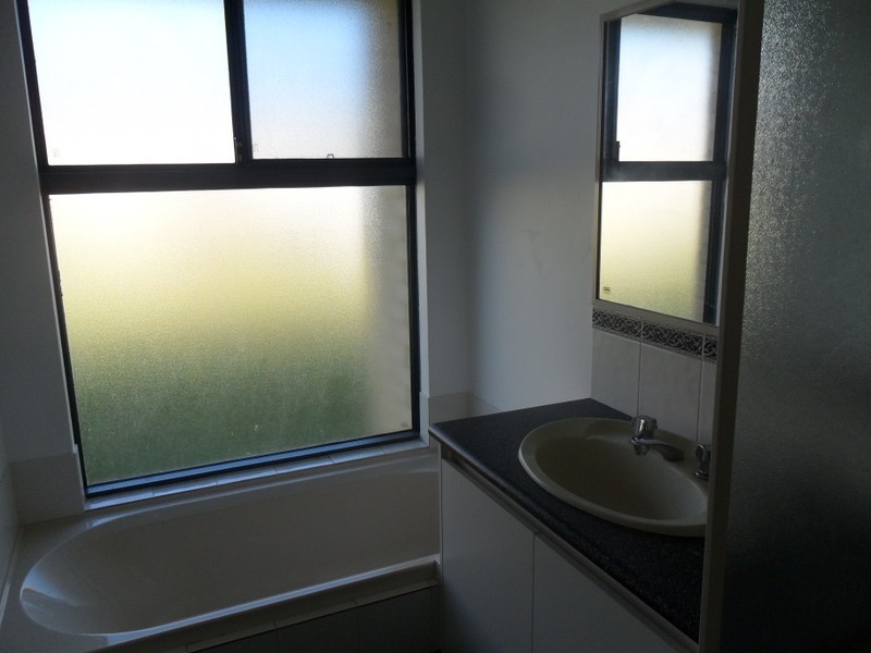 117 Seville Drive, Seville Grove WA 6112