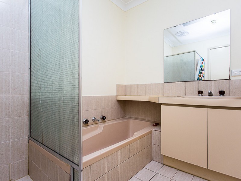 Unit 11/18 Lathwell Street, Armadale WA 6112