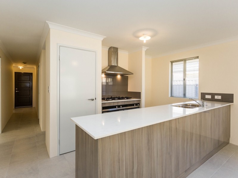37 Peavey Street, Whitby WA 6123