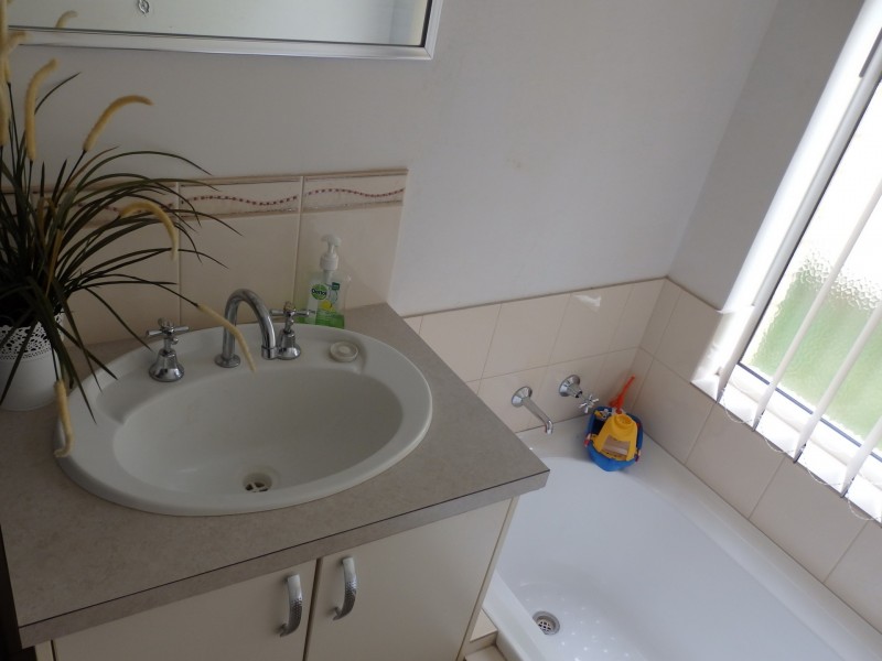 11 Higgs Court, Brookdale WA 6112