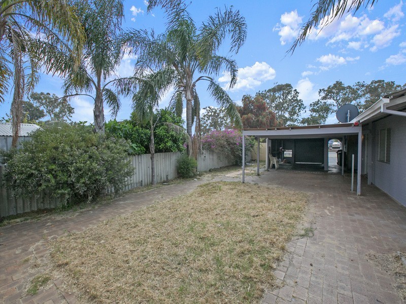 285 Railway Avenue, Armadale WA 6112