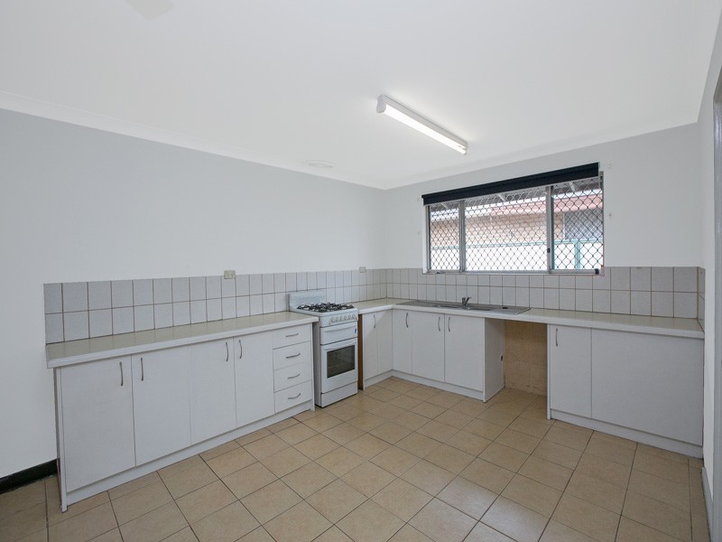 285 Railway Avenue, Armadale WA 6112