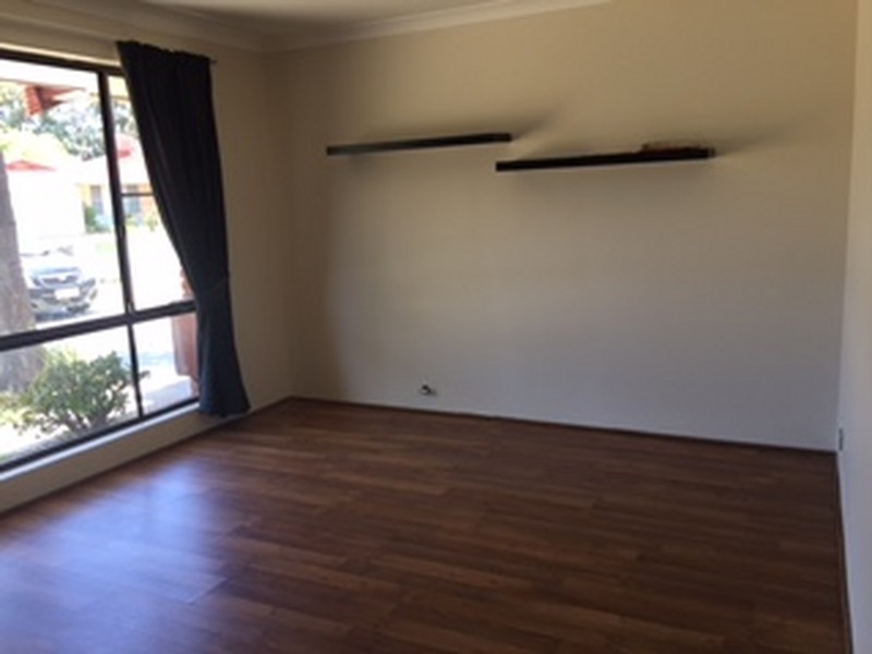 10 Symes Close, Seville Grove WA 6112