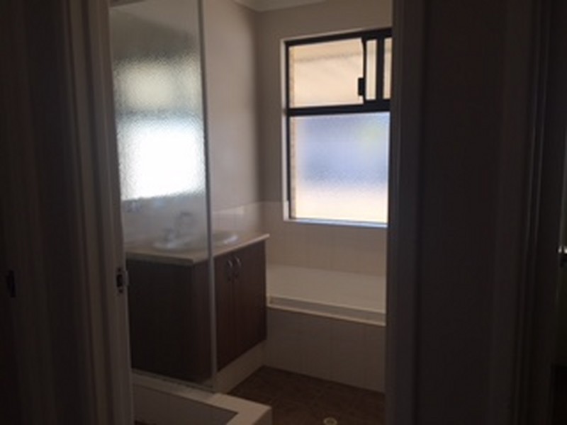 271 Westfield Rd, Seville Grove WA 6112