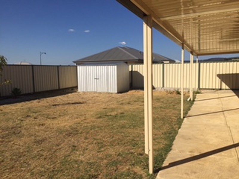 271 Westfield Rd, Seville Grove WA 6112