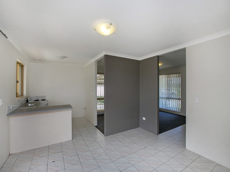 4 Farmer Avenue, Brookdale WA 6112