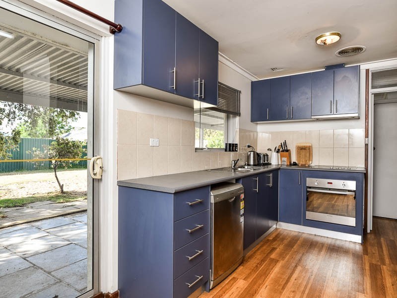 5 Kari Court, Camillo WA 6111