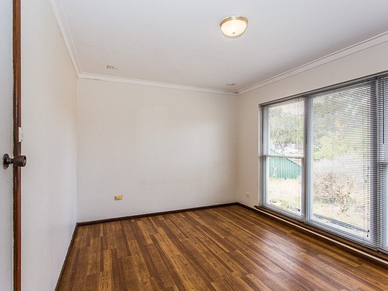 5 Kari Court, Camillo WA 6111