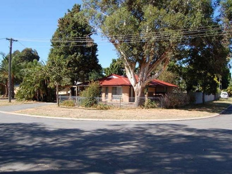 5 Peel Court, Armadale WA 6112