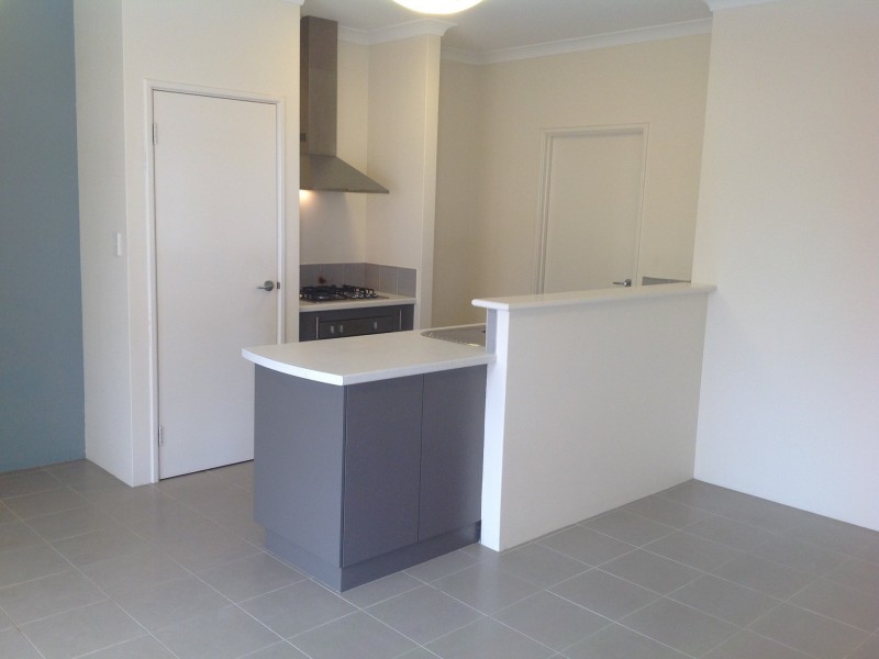 1/7 Crossville way, Success WA 6164