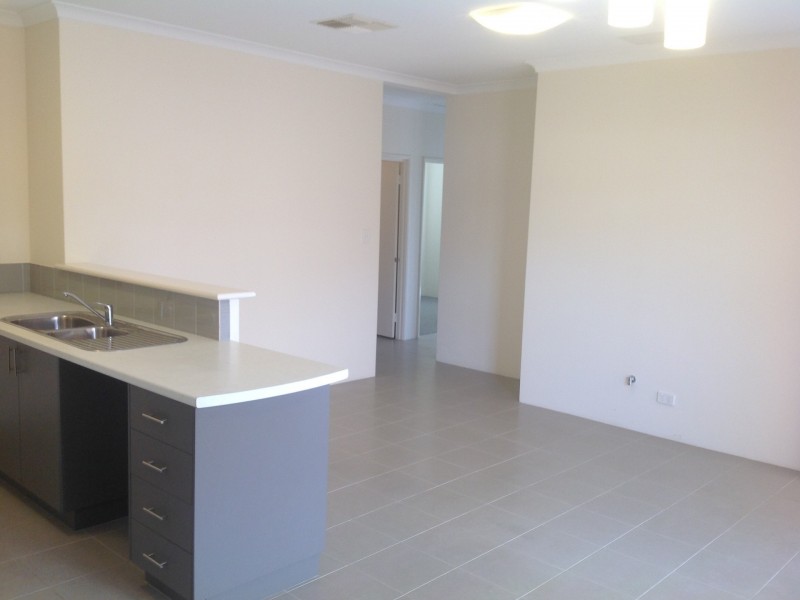 1/7 Crossville way, Success WA 6164