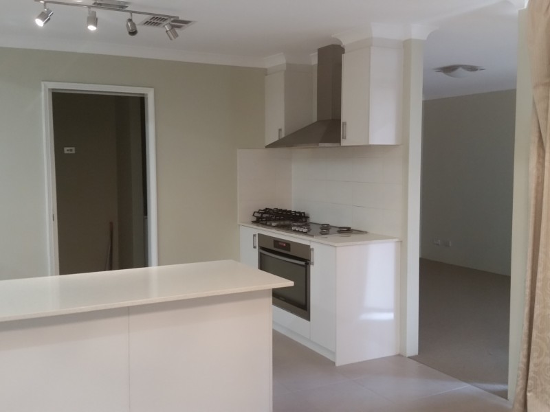 12 Begbroke Way, Piara Waters WA 6112