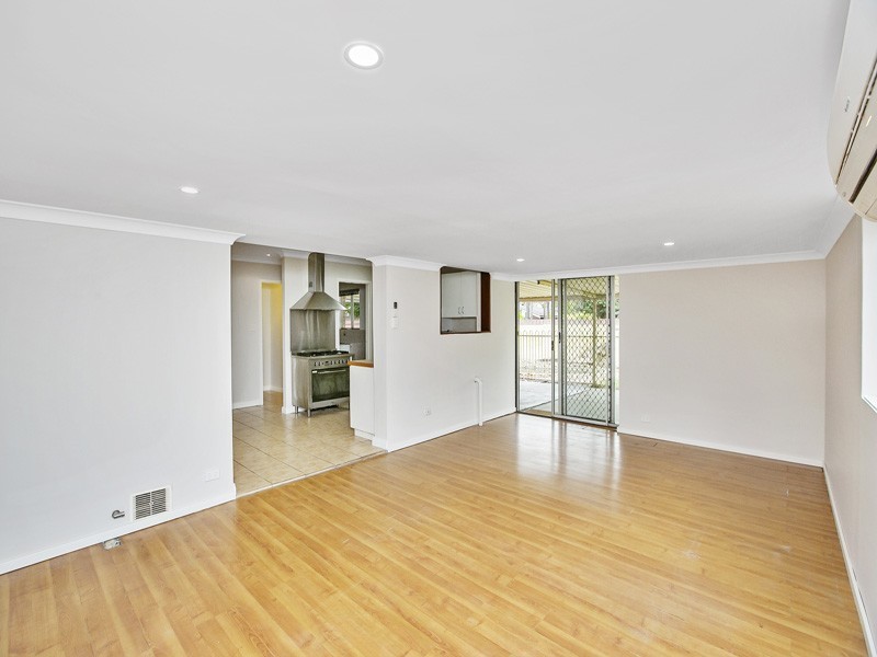 8 Redross Court, Armadale WA 6112