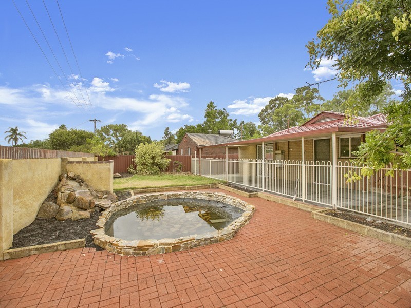 8 Redross Court, Armadale WA 6112