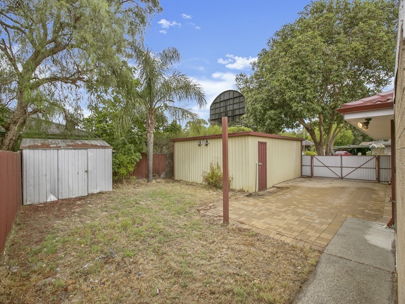 8 Redross Court, Armadale WA 6112