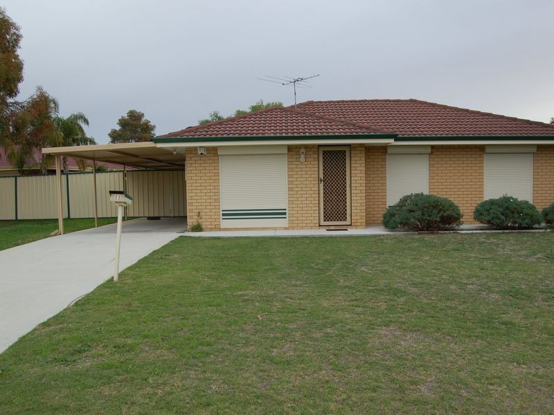 25 Lemon Grove, Seville Grove WA 6112