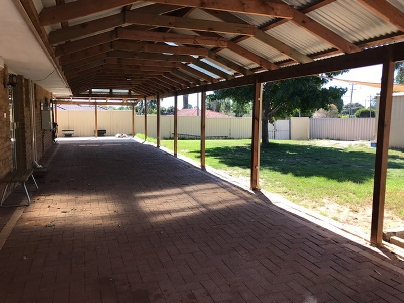 2 Bell court, Armadale WA 6112