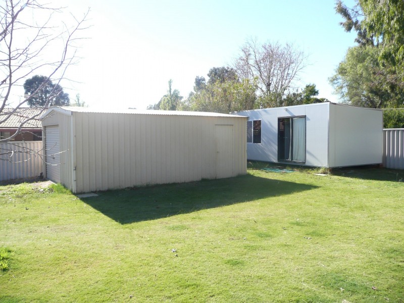2 Bell court, Armadale WA 6112