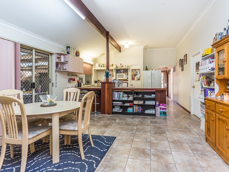 36 Petrel Close, Seville Grove WA 6112