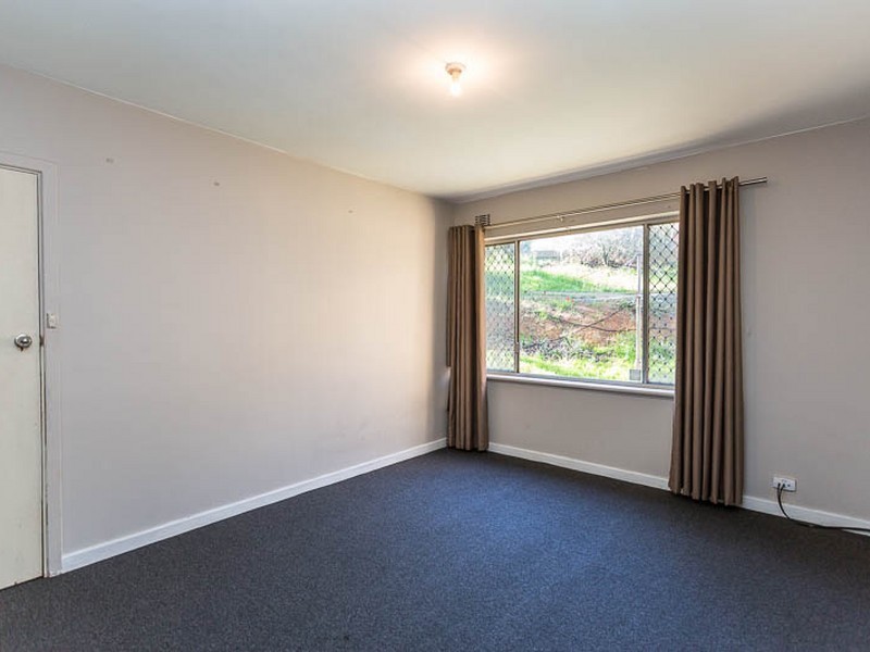 Unit 4/5 Fourth Road, Armadale WA 6112