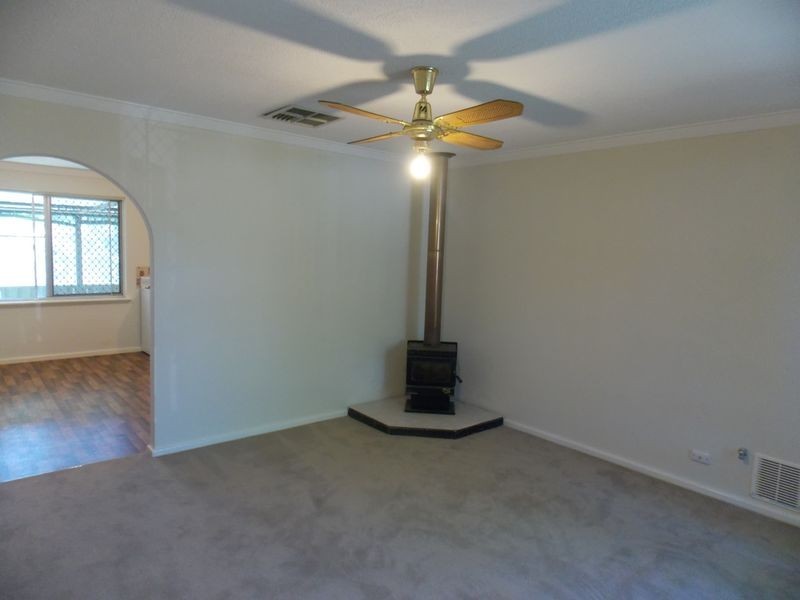 25 Walcha Way, Armadale WA 6112