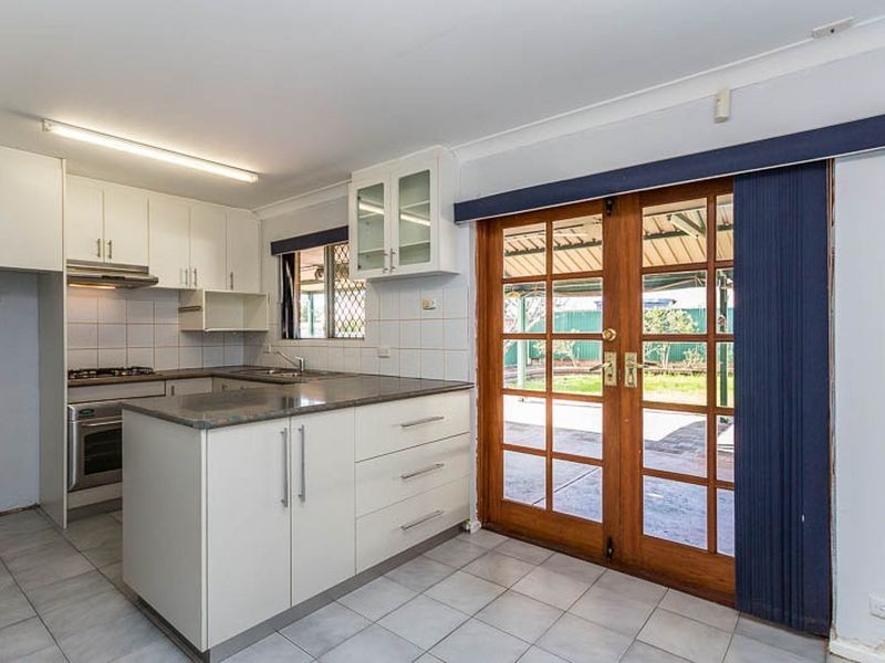 4 Cobham Way, Camillo WA 6111