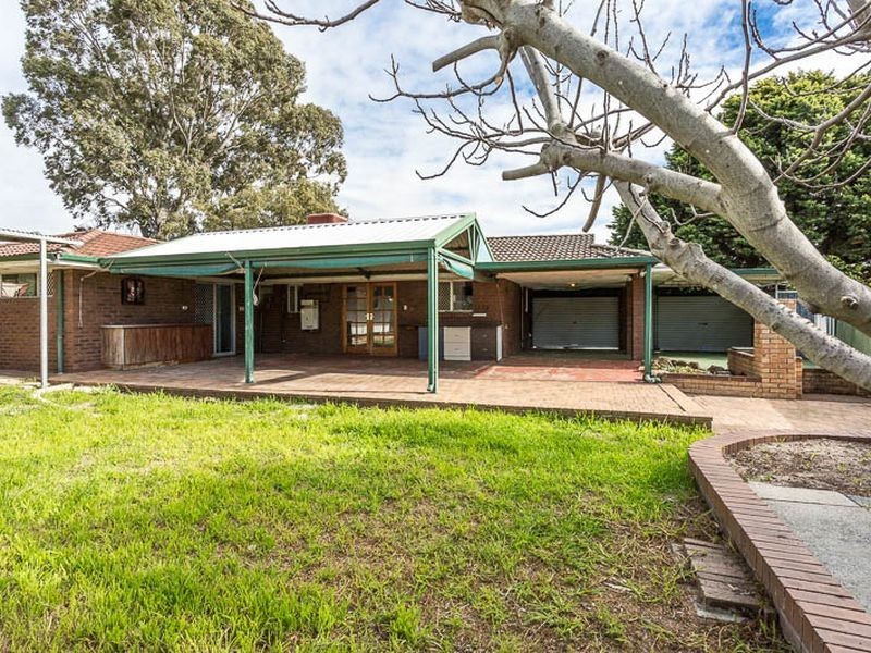 4 Cobham Way, Camillo WA 6111