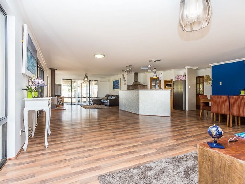 170 Country Drive, Oakford WA 6121