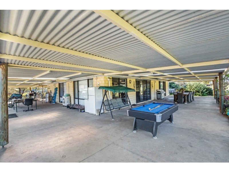 170 Country Drive, Oakford WA 6121