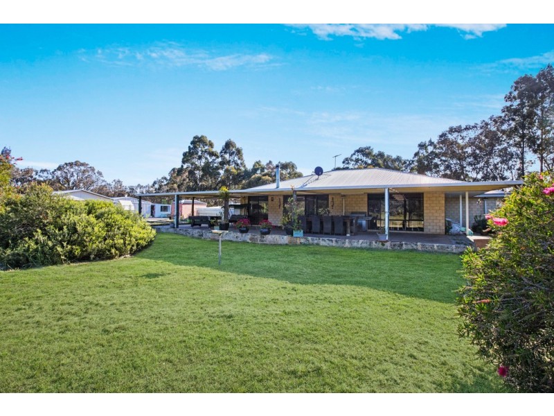 170 Country Drive, Oakford WA 6121