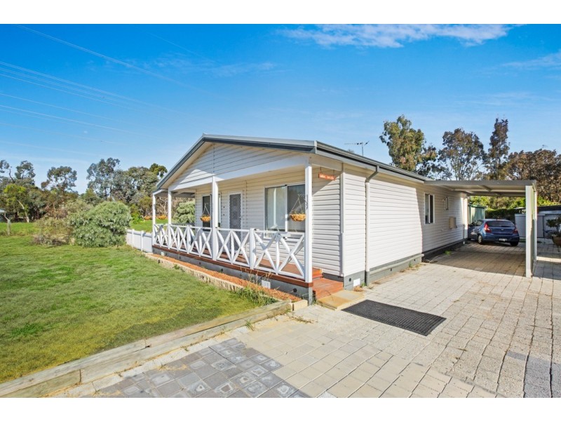170 Country Drive, Oakford WA 6121