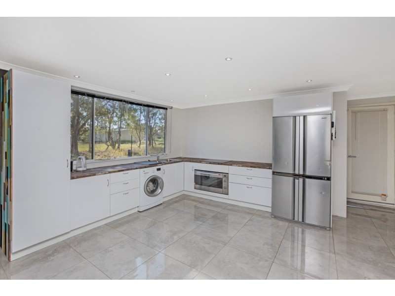 170 Country Drive, Oakford WA 6121