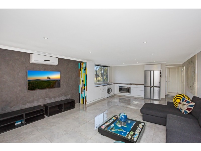 170 Country Drive, Oakford WA 6121