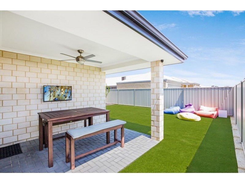 47 Manhattan Concourse, Hilbert WA 6112