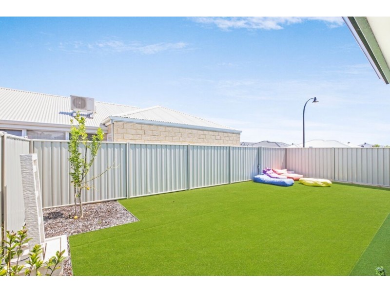 47 Manhattan Concourse, Hilbert WA 6112