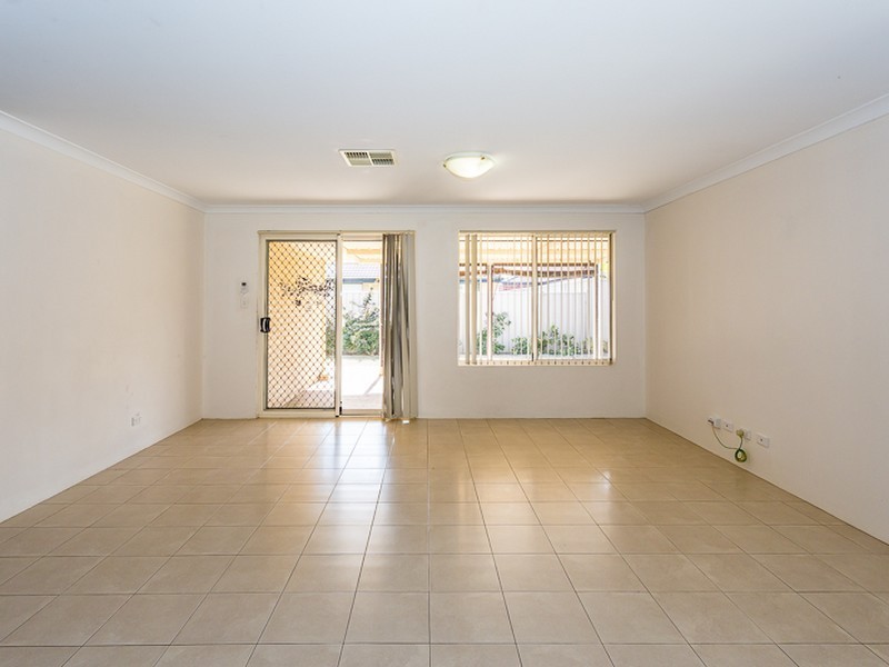 53 Chiltern Avenue, Brookdale WA 6112