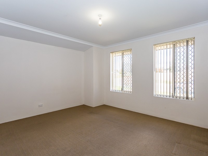 53 Chiltern Avenue, Brookdale WA 6112