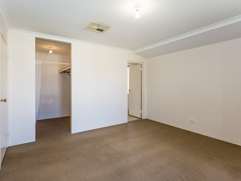 53 Chiltern Avenue, Brookdale WA 6112