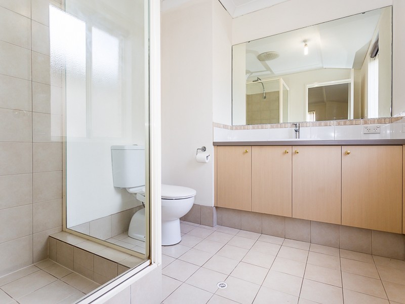 53 Chiltern Avenue, Brookdale WA 6112