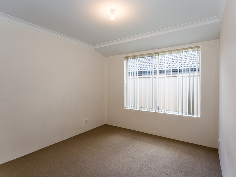 53 Chiltern Avenue, Brookdale WA 6112