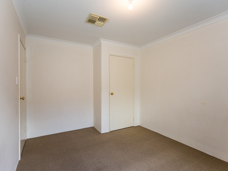 53 Chiltern Avenue, Brookdale WA 6112