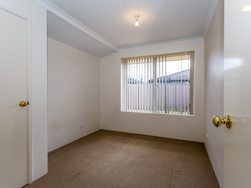 53 Chiltern Avenue, Brookdale WA 6112