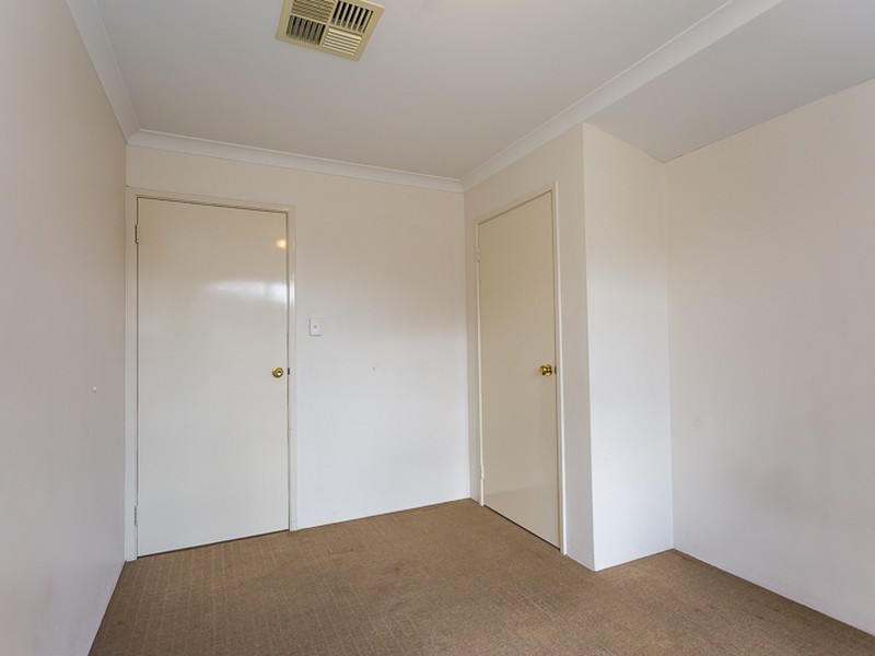 53 Chiltern Avenue, Brookdale WA 6112