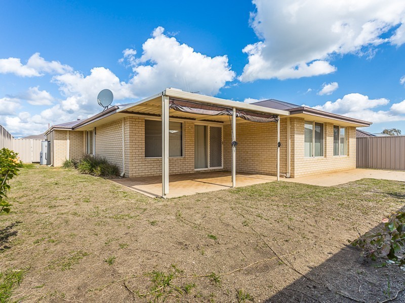 53 Chiltern Avenue, Brookdale WA 6112