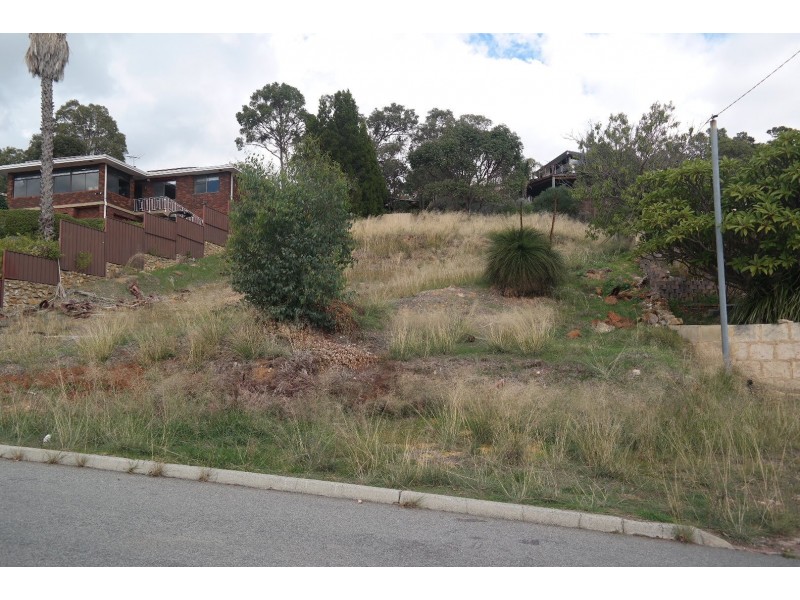 43 Amethyst Crescent, Mount Richon WA 6112