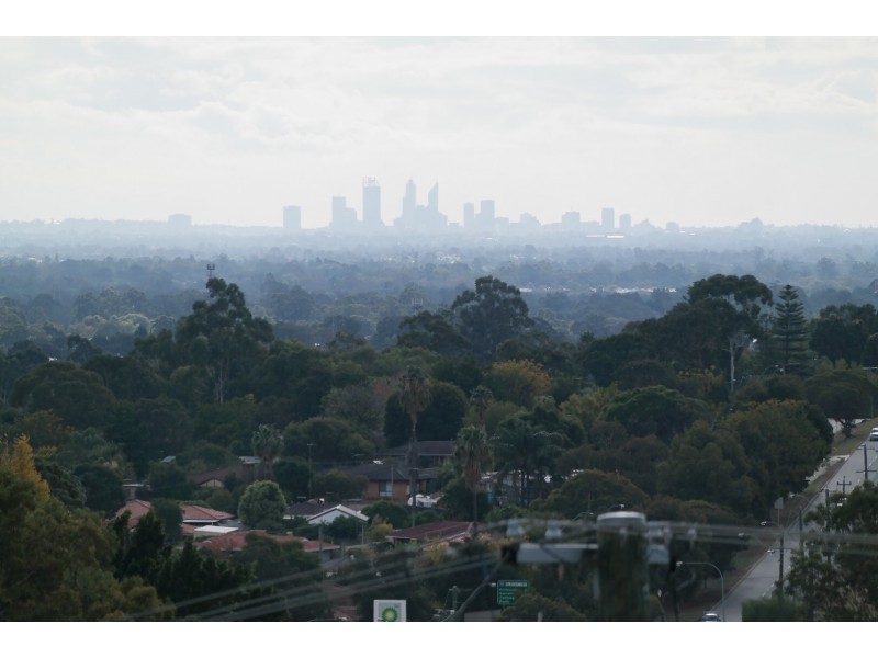 43 Amethyst Crescent, Mount Richon WA 6112