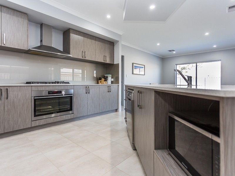 1 Thoroughbred Drive, Darling Downs WA 6122